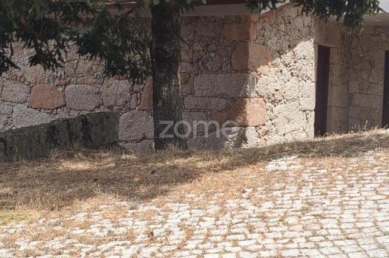 Moradia T3 para Venda em Seia, São Romão e Lapa dos Dinheiros Foto 4