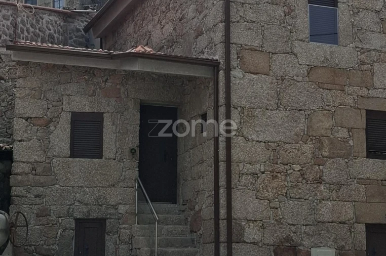 Moradia T3 para Venda em Seia, São Romão e Lapa dos Dinheiros Foto 3
