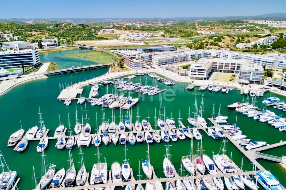 Garagem para Venda em Lagos (São Sebastião e Santa Maria) Foto 23