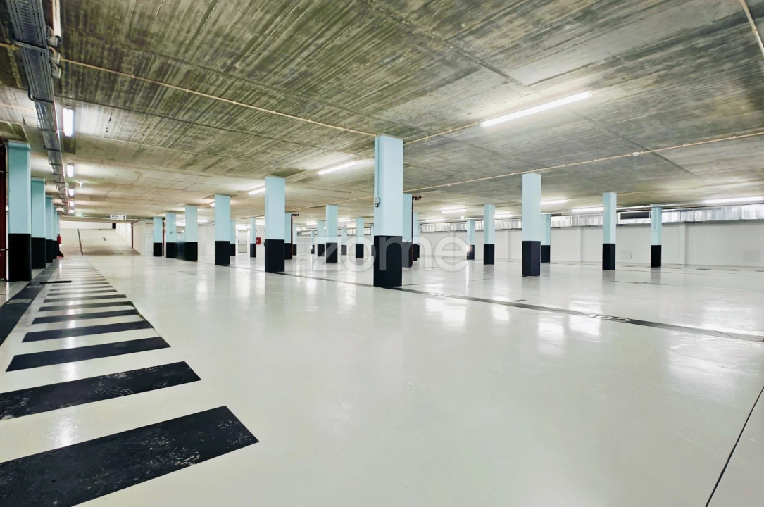 Garagem para Venda em Lagos (São Sebastião e Santa Maria) Foto 13