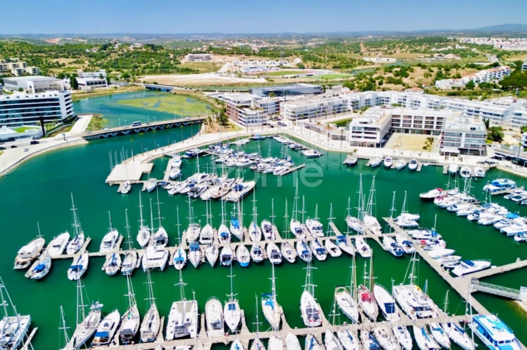 Garagem para Venda em Lagos (São Sebastião e Santa Maria) Foto 23