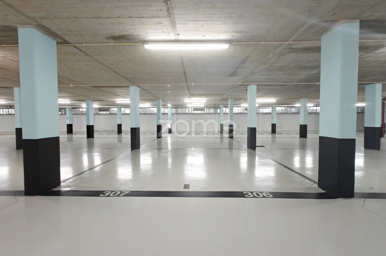 Garagem para Venda em Lagos (São Sebastião e Santa Maria) Foto 10