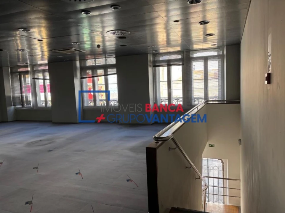 Prédio para Venda em Vila Franca de Xira Foto 9