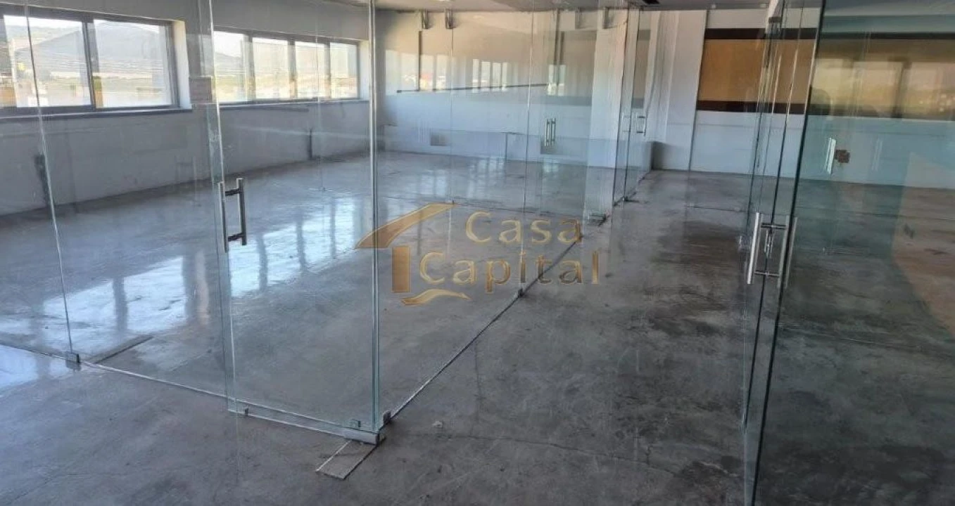 Loja para Venda em Constantim e Vale de Nogueiras Foto 18