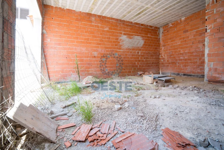 Moradia T2 para Venda em Vermelha Foto 5