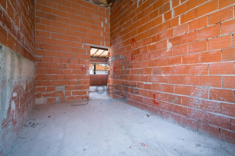 Moradia T2 para Venda em Vermelha Foto 31