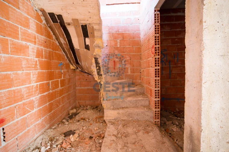 Moradia T2 para Venda em Vermelha Foto 18