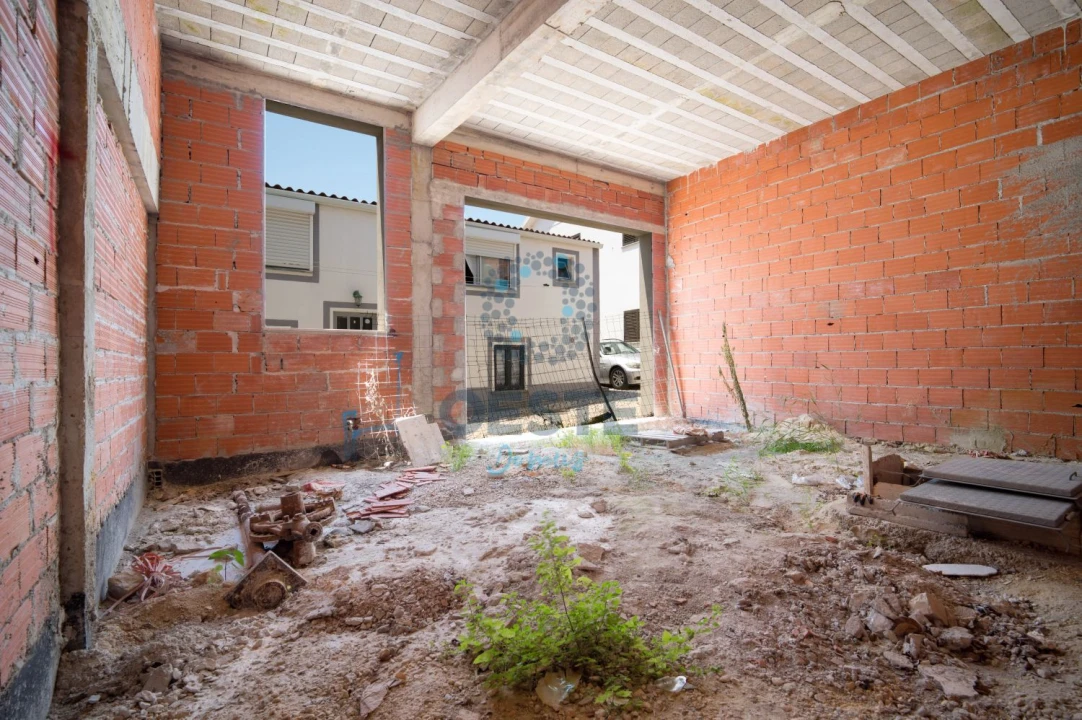 Moradia T2 para Venda em Vermelha Foto 1