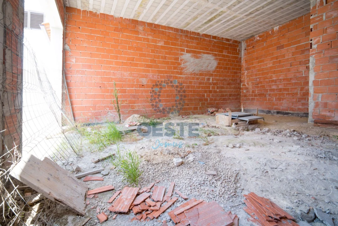 Moradia T2 para Venda em Vermelha Foto 5