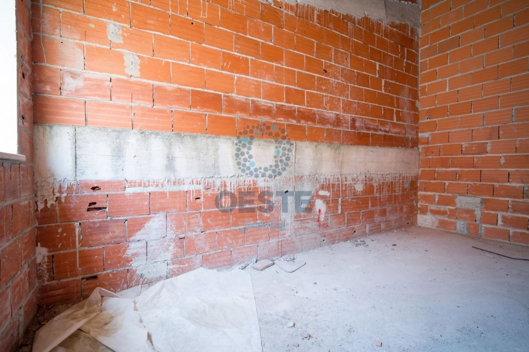 Moradia T2 para Venda em Vermelha Foto 29