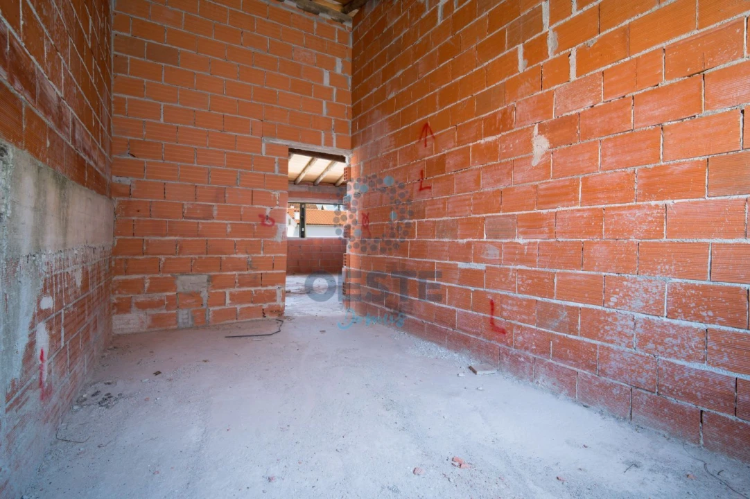 Moradia T2 para Venda em Vermelha Foto 31