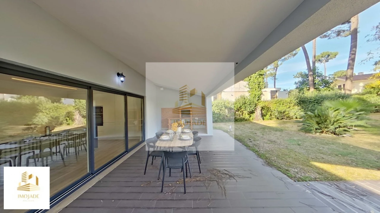 Moradia T4 para Venda em Charneca de Caparica e Sobreda Foto 18