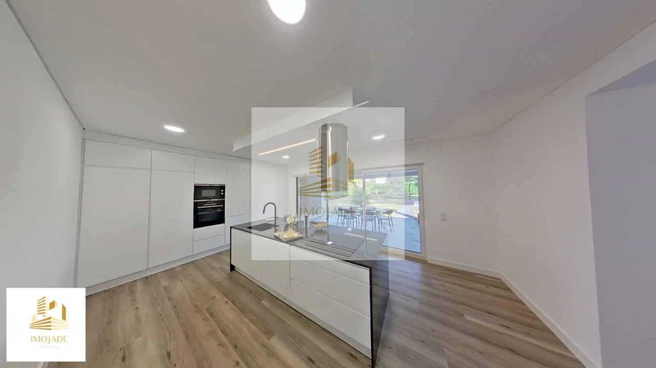 Moradia T4 para Venda em Charneca de Caparica e Sobreda Foto 36