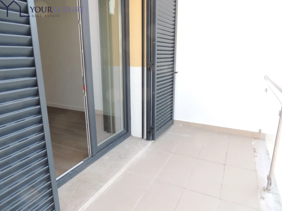 Moradia T3 para Venda em Mina de Água Foto 11