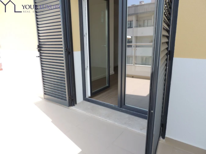 Moradia T3 para Venda em Mina de Água Foto 39