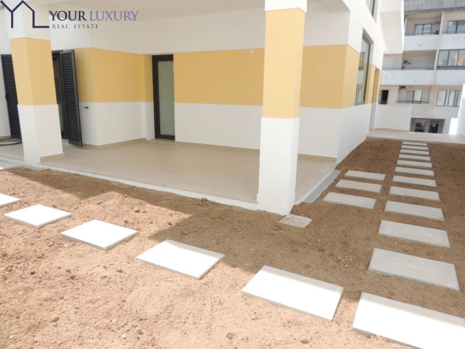 Moradia T3 para Venda em Mina de Água Foto 24