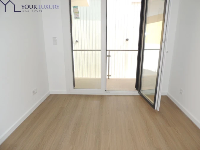 Moradia T3 para Venda em Mina de Água Foto 33