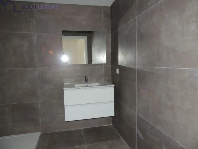 Moradia T3 para Venda em Mina de Água Foto 50