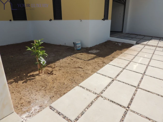 Moradia T3 para Venda em Mina de Água Foto 57