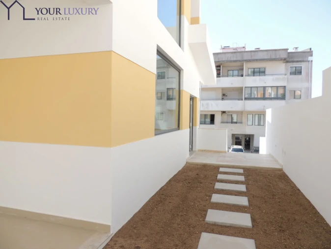 Moradia T3 para Venda em Mina de Água Foto 21