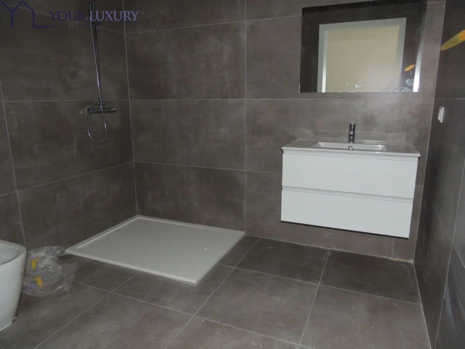 Moradia T3 para Venda em Mina de Água Foto 49