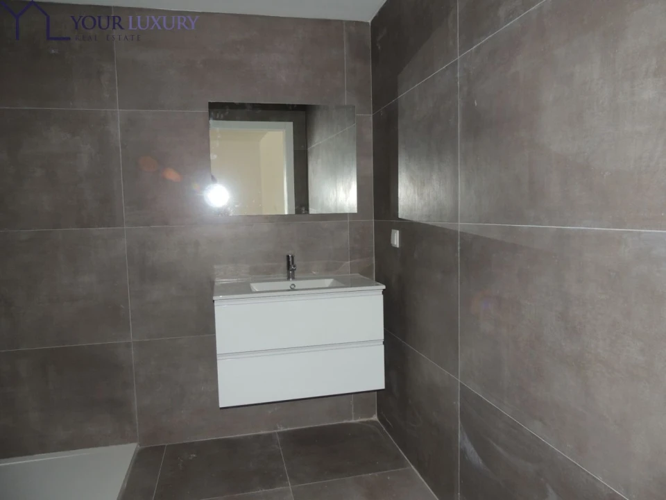 Moradia T3 para Venda em Mina de Água Foto 50