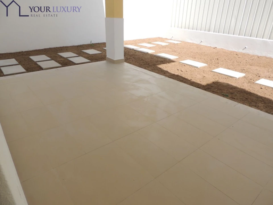 Moradia T3 para Venda em Mina de Água Foto 25