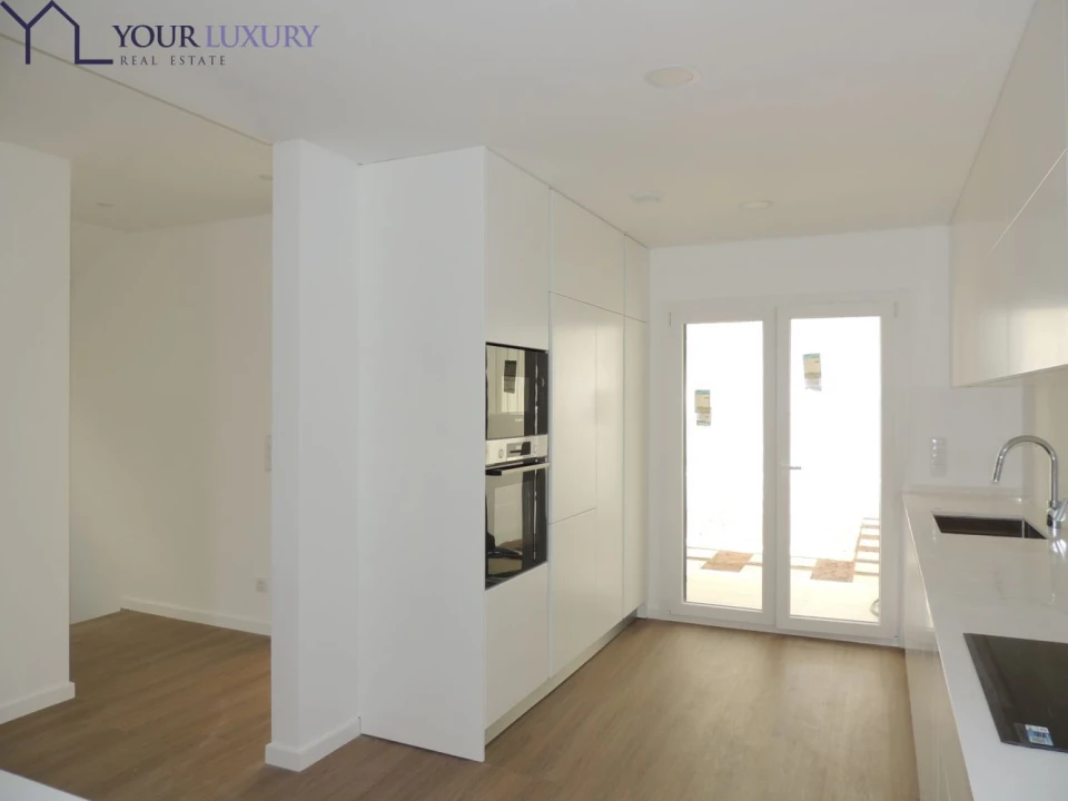 Moradia T3 para Venda em Mina de Água Foto 5