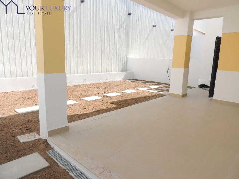 Moradia T3 para Venda em Mina de Água Foto 19