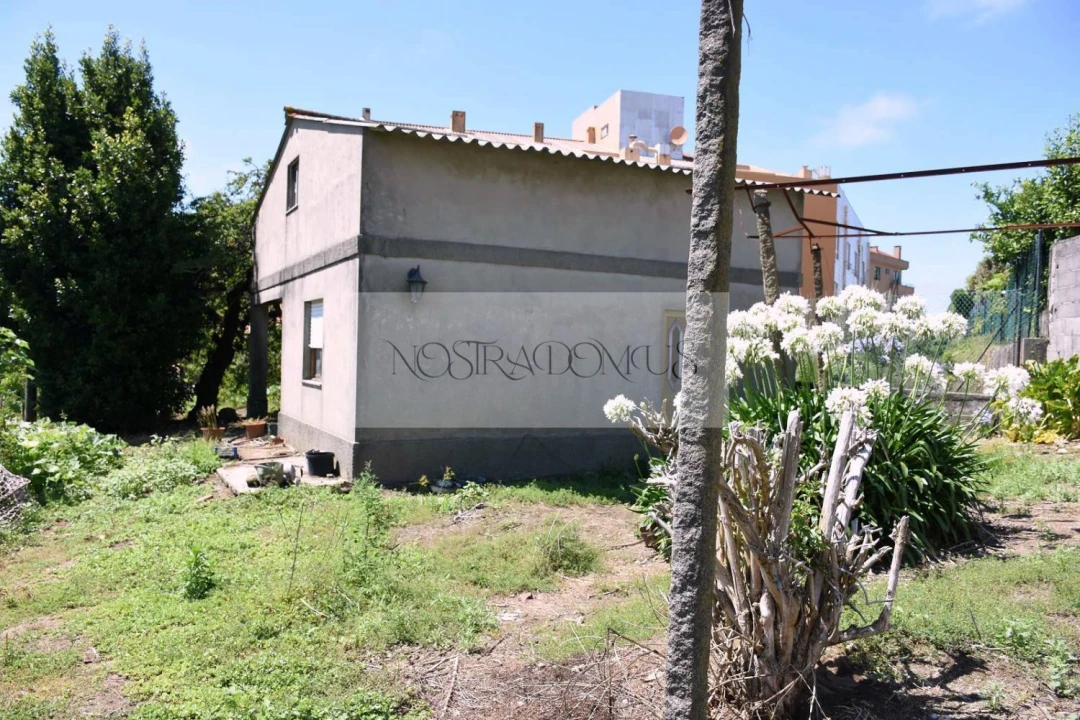 Moradia T4 para Venda em Canelas Foto 3