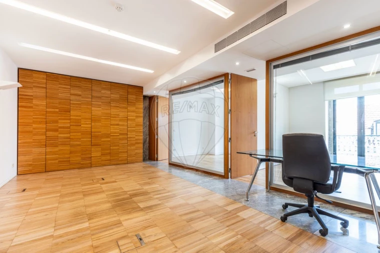 Escritório para Venda em Santa Maria Maior Foto 8