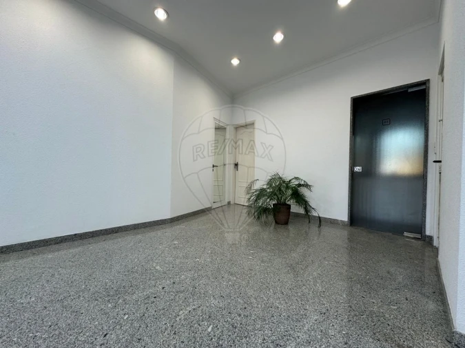 Loja para Venda em Queluz e Belas Foto 9