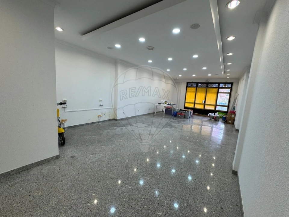 Loja para Venda em Queluz e Belas Foto 1