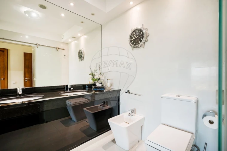 Apartamento T5 para Venda em Matosinhos e Leça da Palmeira Foto 34