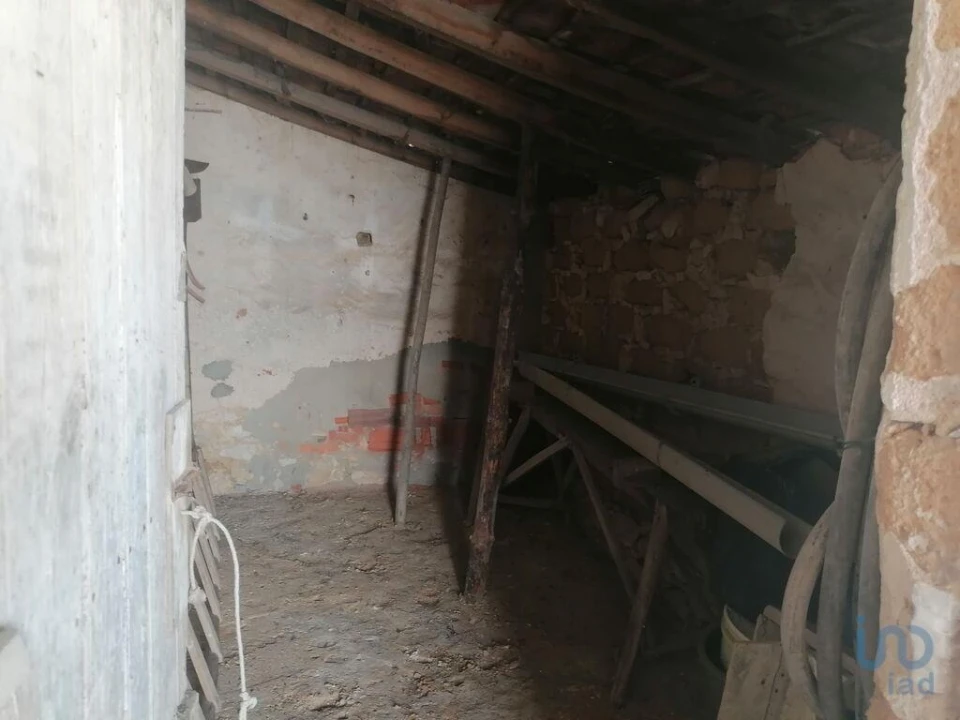 Moradia T2 para Venda em Abrã Foto 3