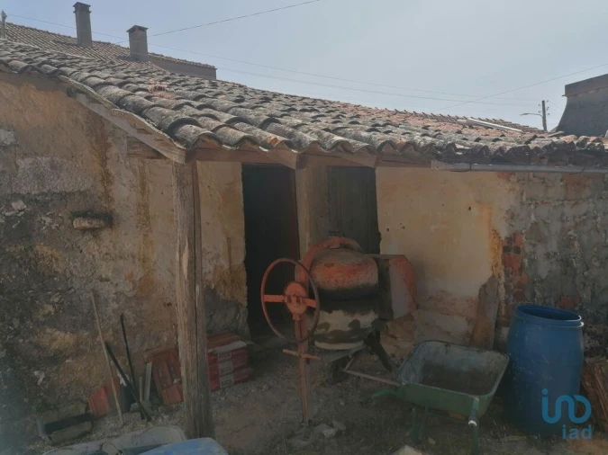 Moradia T2 para Venda em Abrã Foto 6