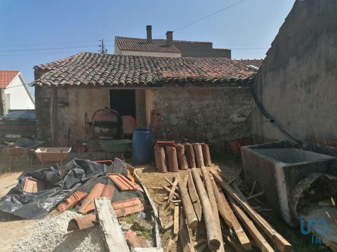 Moradia T2 para Venda em Abrã Foto 8