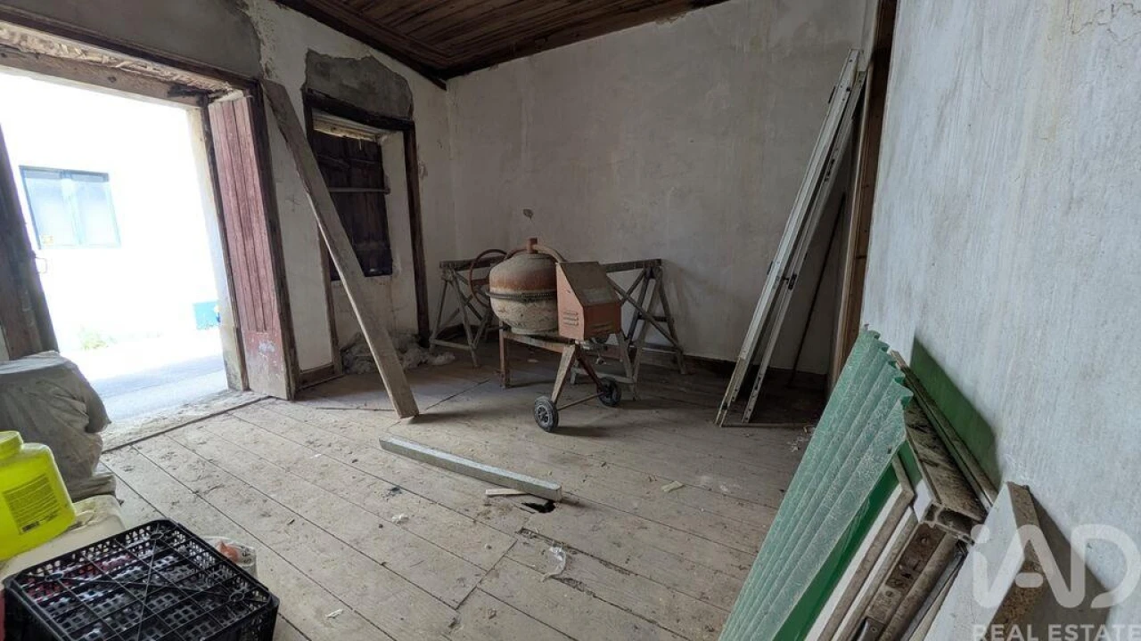 Moradia T2 para Venda em Abrã Foto 18