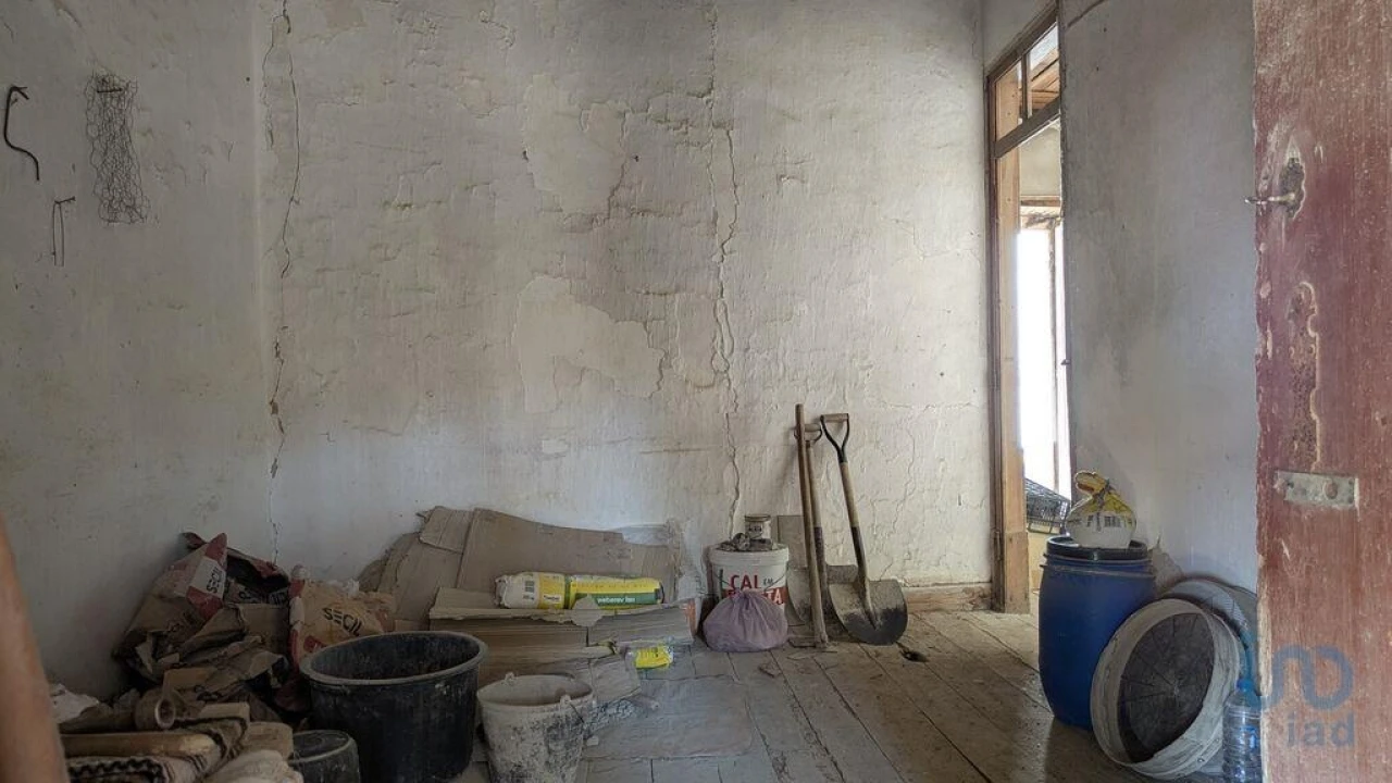 Moradia T2 para Venda em Abrã Foto 11