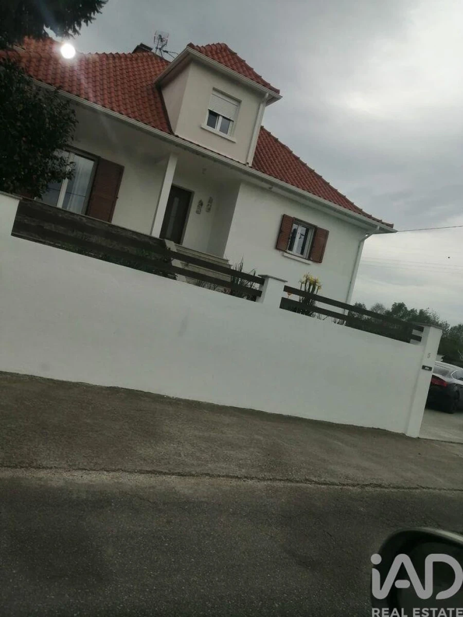 Moradia T4 para Venda em Calvão e Soutelinho da Raia Foto 22