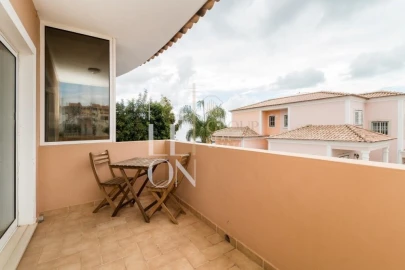 Moradia T5 para Venda em Albufeira e Olhos de Água