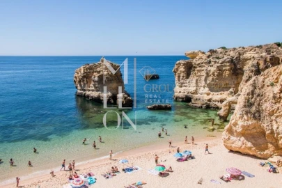 Moradia T5 para Venda em Albufeira e Olhos de Água