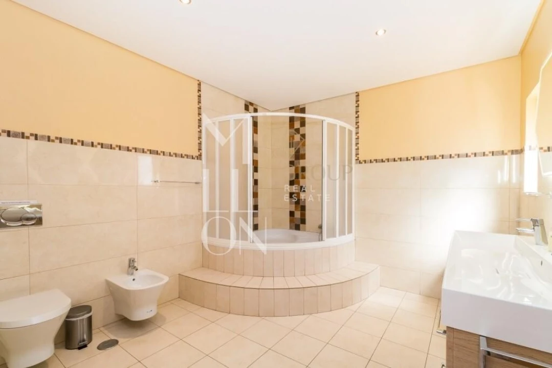 Moradia T5 para Venda em Albufeira e Olhos de Água Foto 31