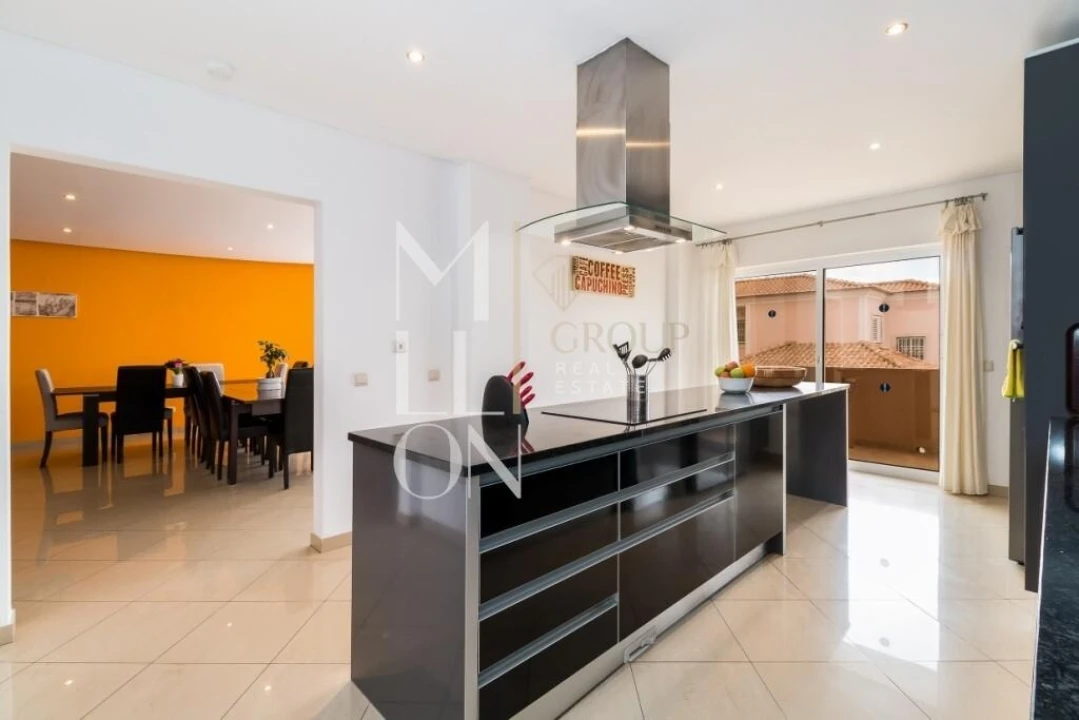 Moradia T5 para Venda em Albufeira e Olhos de Água Foto 10