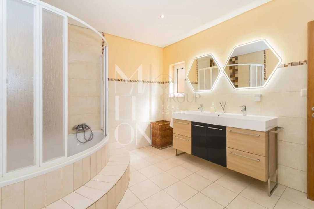 Moradia T5 para Venda em Albufeira e Olhos de Água Foto 30