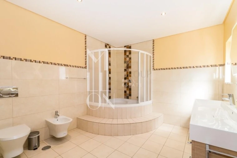 Moradia T5 para Venda em Albufeira e Olhos de Água Foto 31