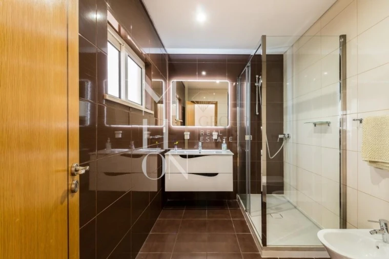 Moradia T5 para Venda em Albufeira e Olhos de Água Foto 28