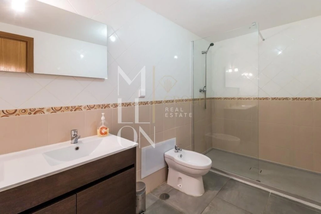 Moradia T5 para Venda em Albufeira e Olhos de Água Foto 27