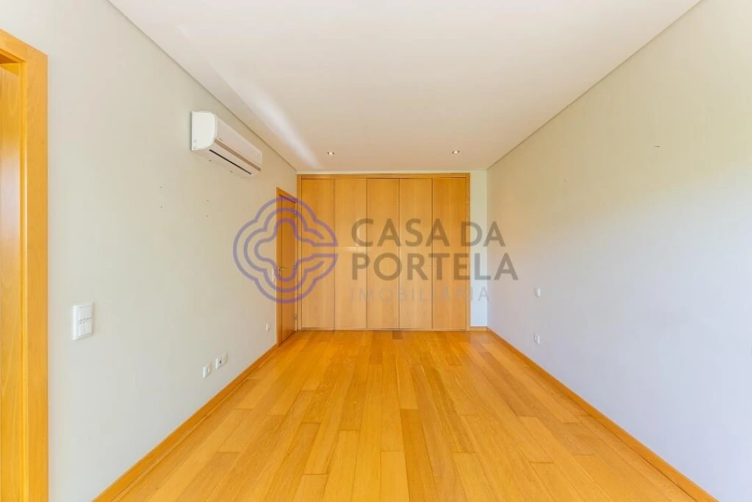 Moradia T4 para Venda em Folgosa Foto 24