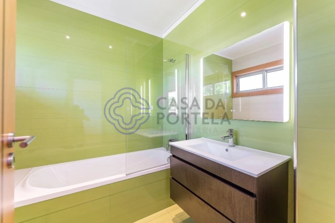 Moradia T4 para Venda em Folgosa Foto 38